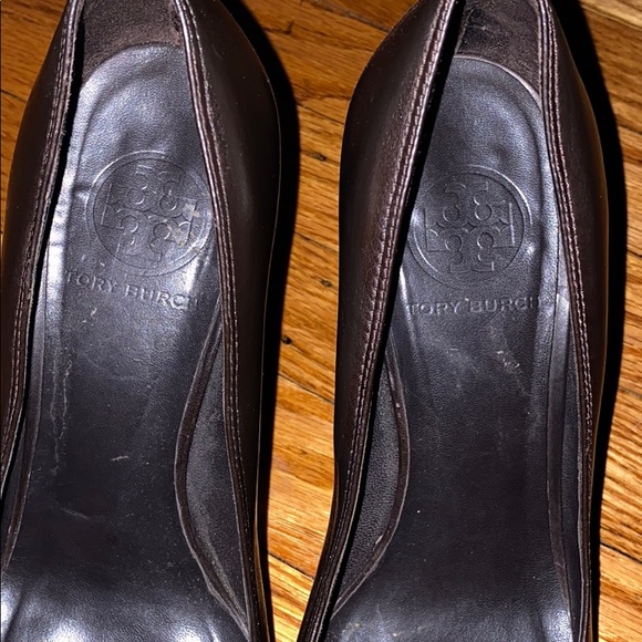 ‼️😍Tory Burch pumps. Brown leather😍 - Picture 2 of 6